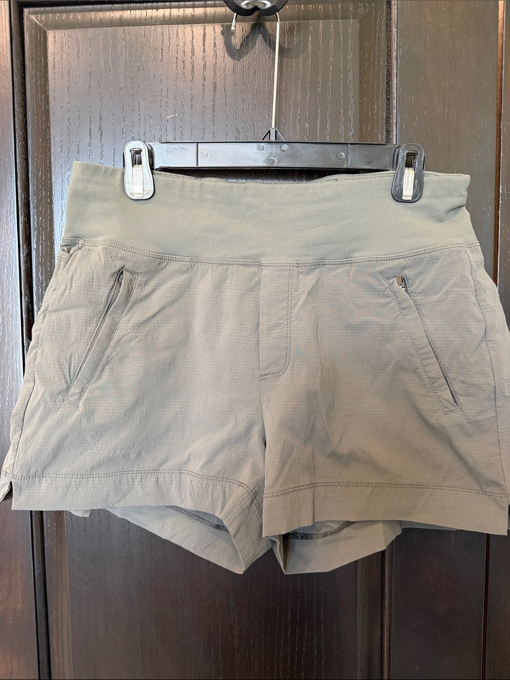 Athleta Women's Trekkie North Shorts in Olive Green
